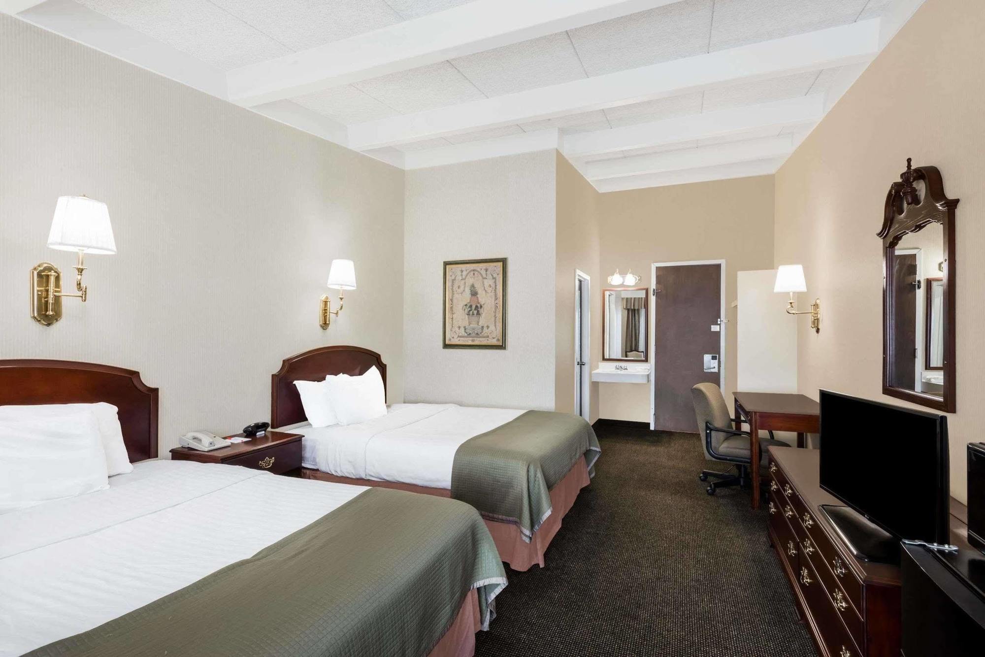 Howard Johnson By Wyndham Middletown Newport Area Εξωτερικό φωτογραφία